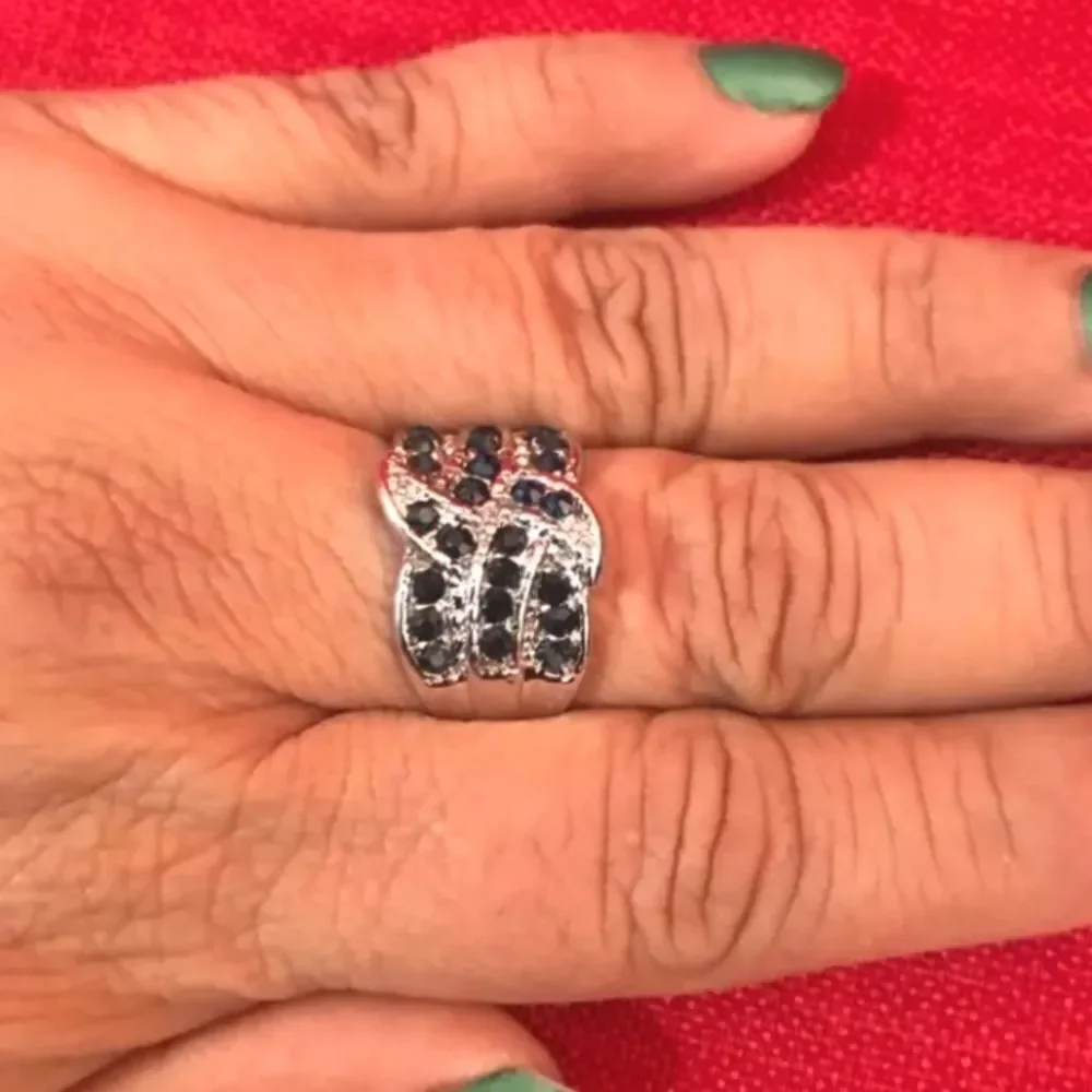 Luxury Elegant diamond wedding ring